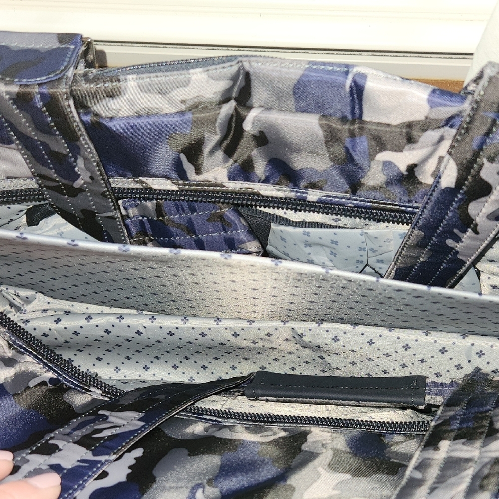 Lug Propeller Blue and Gray Camouflage Travel Bag - Picture 2 of 4